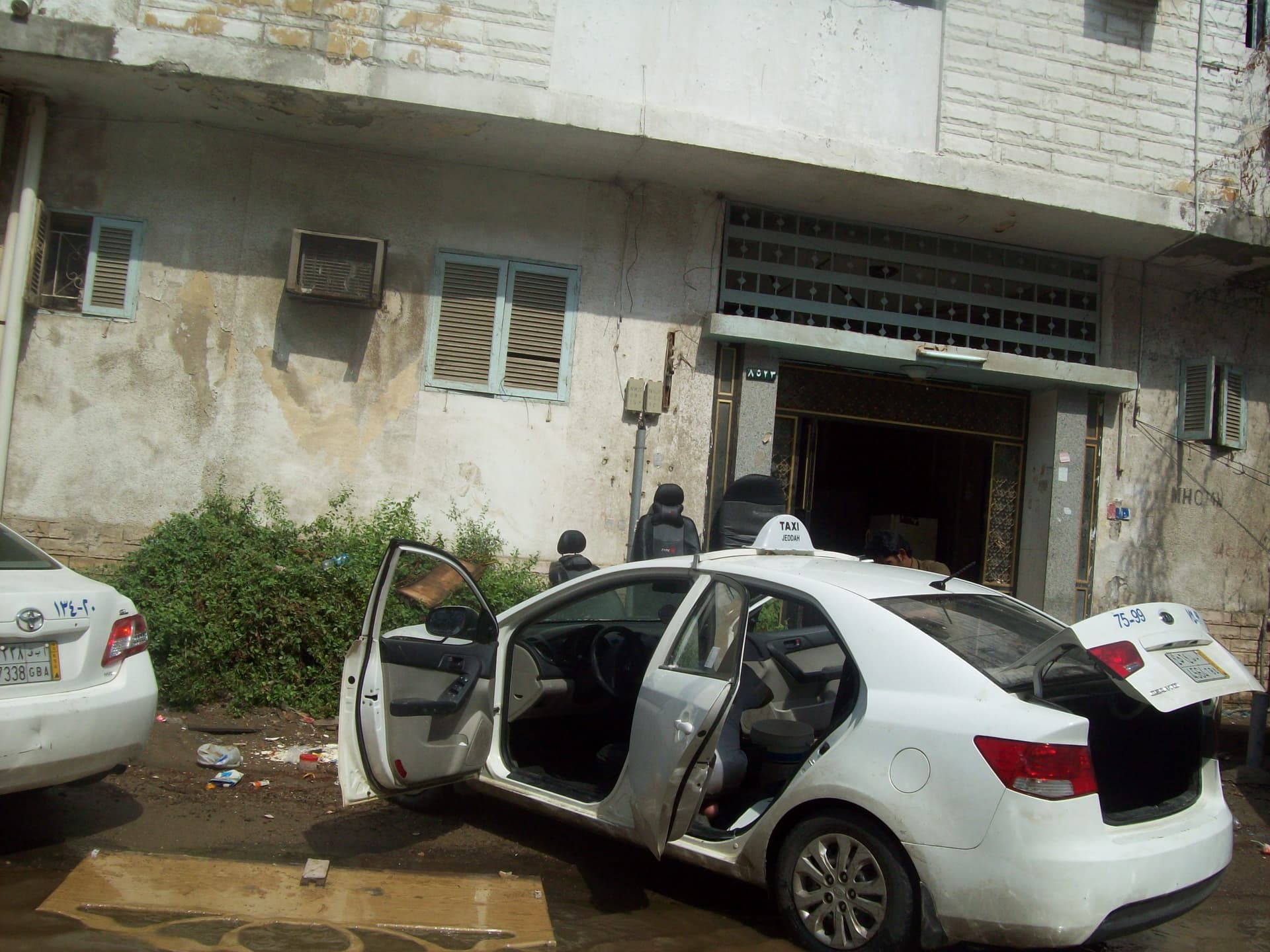 أمانة جدة تحدد أكثر من 100 موقع خطر لتجمعات مياه السيول