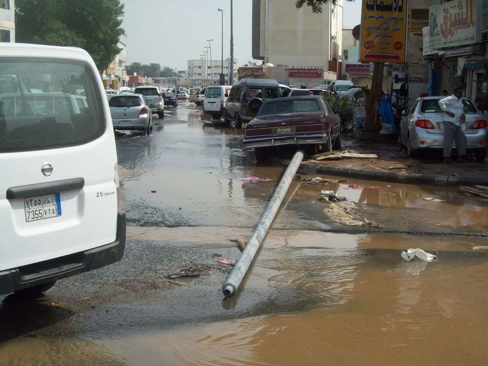 أمانة جدة تحدد أكثر من 100 موقع خطر لتجمعات مياه السيول