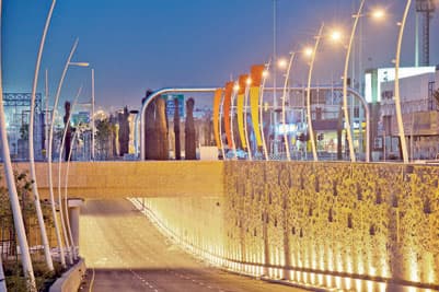 الرياض تحتفل بالبيعة بتدشين مشروع تطوير طريق الملك عبد الله