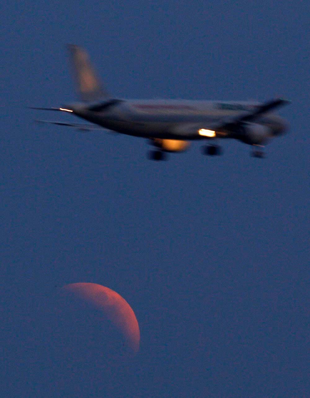 خسوف القمر في صور