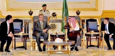 جثمان سلطان في الرياض ... صور اللقاء ... حكاية الوفاء (عدسة : خالد الخميس)