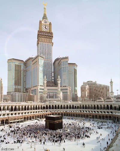 وقف الملك عبد العزيز.. بروج مشيدة باذخة البياض تسْطع في سماء مكة المكرمة