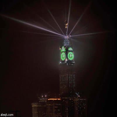 وقف الملك عبد العزيز.. بروج مشيدة باذخة البياض تسْطع في سماء مكة المكرمة