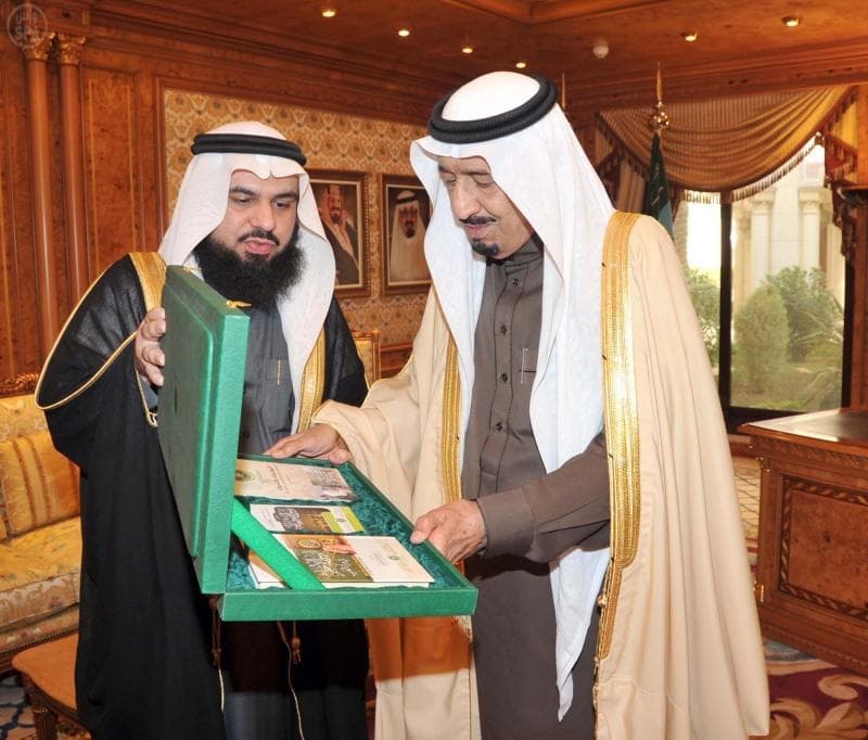 وزير الدفاع يستقبل وزير الخارجية الياباني والأمين العام للهيئة العالمية للتعريف بالرسول