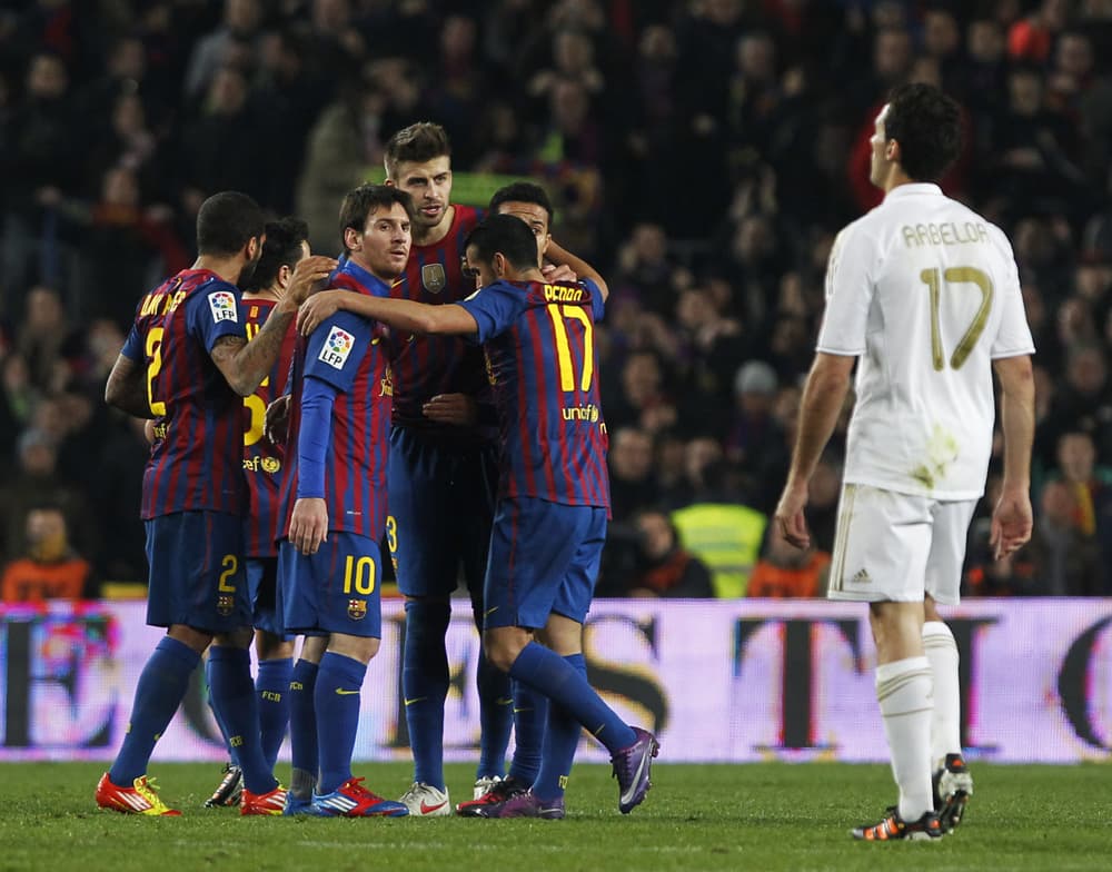 برشلونة يجرد ريال مدريد من لقبه ويبلغ نصف النهائي