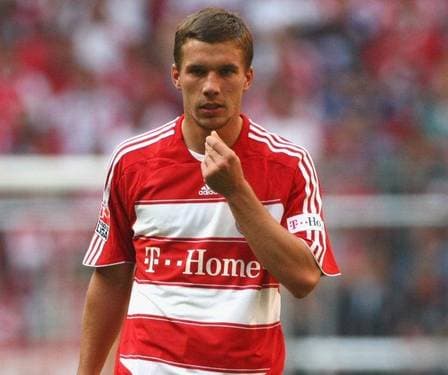 بودولسكي يبدي تخوفه إزاء إمكانية الغياب عن يورو 2012 بسبب الإصابة