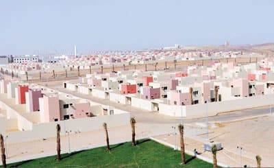 أبناء جازان يودعون البيوت المتهالكة إلى الفلل المجهزة