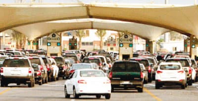 انتظار جسر الملك فهد .. 3 ساعات في السعودية ودقائق في البحرين