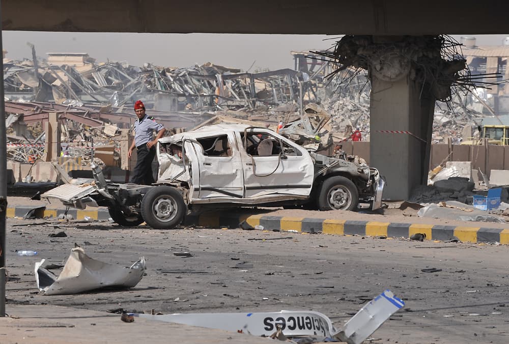 قصة مصورة.. انفجار شاحنة الغاز في الرياض بعدسات وكالات الأنباء