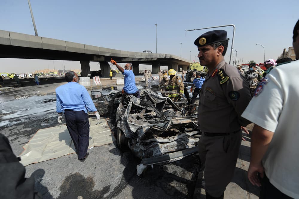 قصة مصورة.. انفجار شاحنة الغاز في الرياض بعدسات وكالات الأنباء