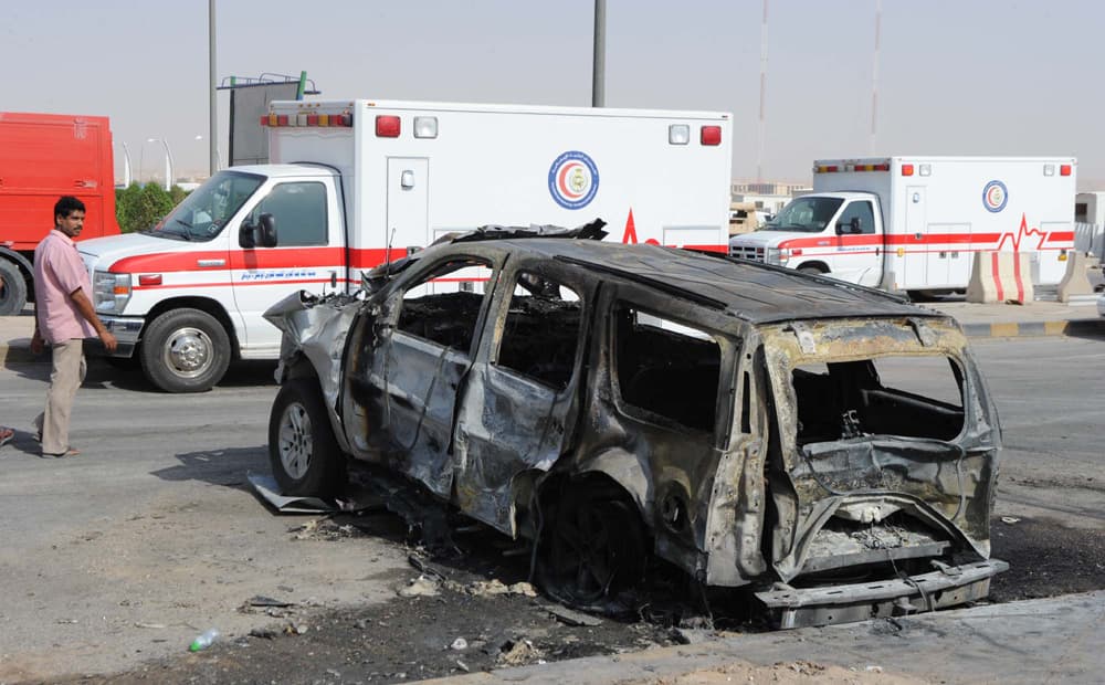 قصة مصورة.. انفجار شاحنة الغاز في الرياض بعدسات وكالات الأنباء