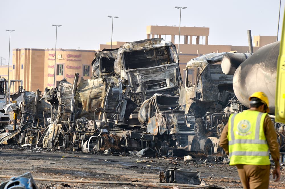 قصة مصورة.. انفجار شاحنة الغاز في الرياض بعدسات وكالات الأنباء