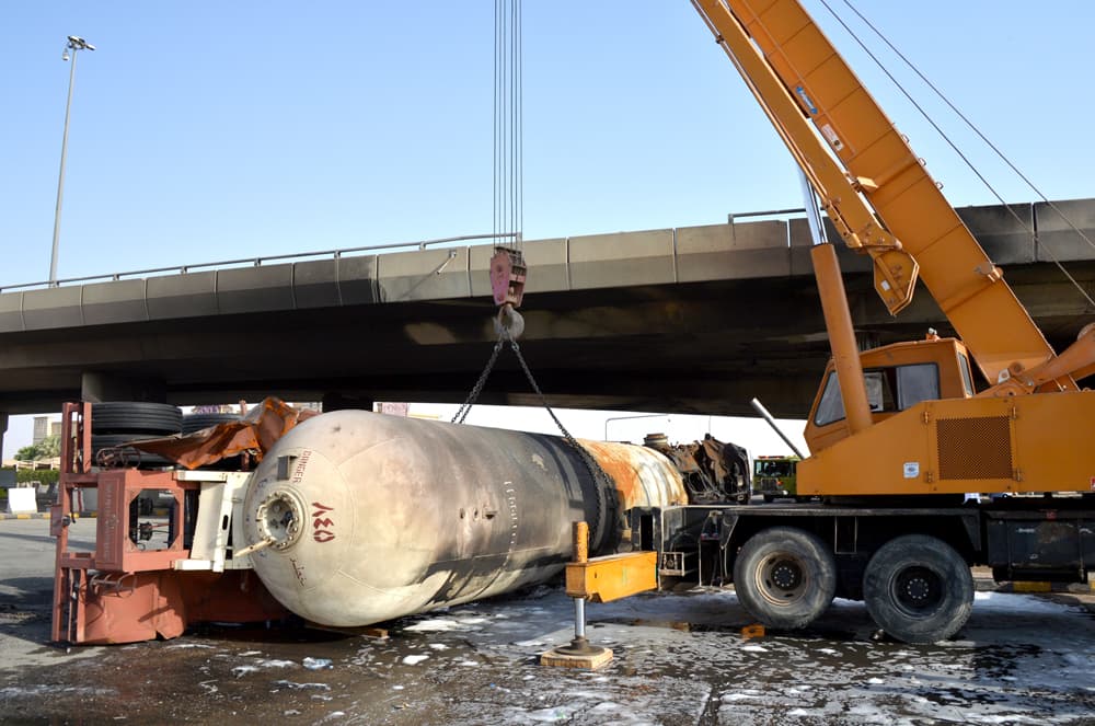 قصة مصورة.. انفجار شاحنة الغاز في الرياض بعدسات وكالات الأنباء