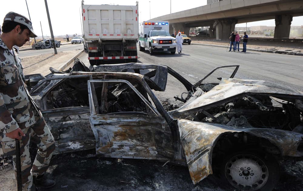 قصة مصورة.. انفجار شاحنة الغاز في الرياض بعدسات وكالات الأنباء