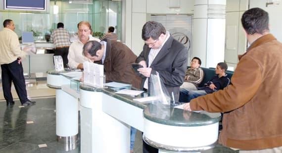إجبار المصارف على قبول السداد المبكر للقروض بتعويضات عادلة