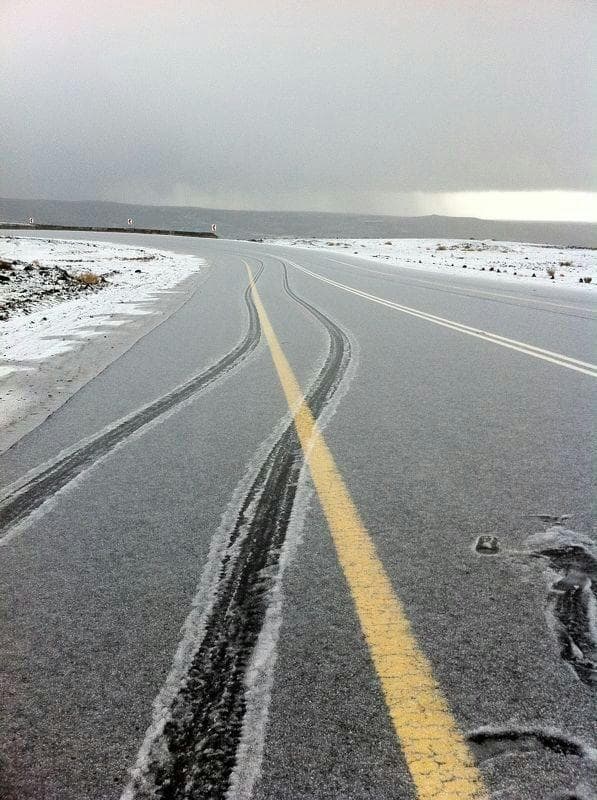 قصة مصورة: الثلوج تزين حزم الجلاميد في الحدود الشمالية