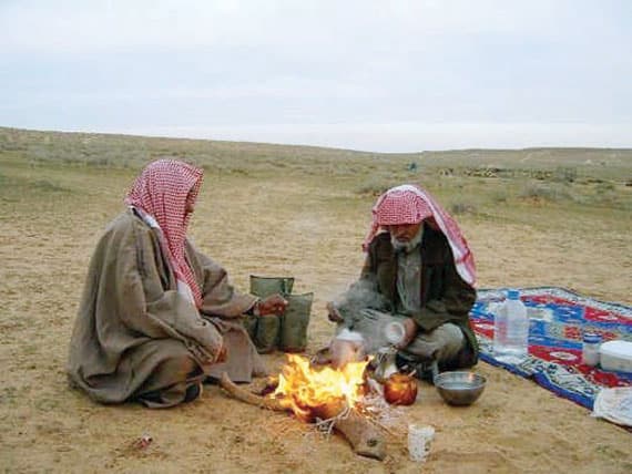 «شبّة النار» .. دِفءُ صداقةٍ وضَوءُ نار