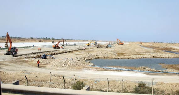 7 مخططات سكنية باطنها مغمور بالمياه ومهدّدة بالانهيار في جدة