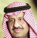 نائب وزير الدفاع يستقبل السفير السنغافوري