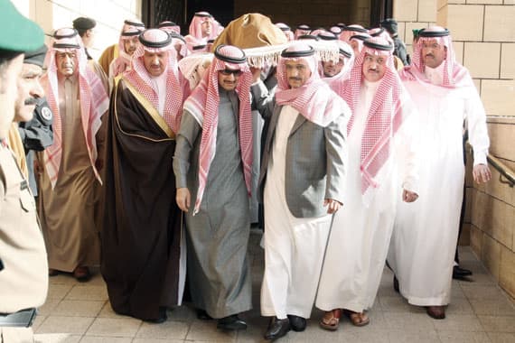 ثرى «العدل» يستقبل جثمان الفقيد