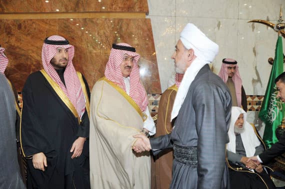 أمراء ومسؤولون يُعزُّون ولي العهد في وفاة سطام