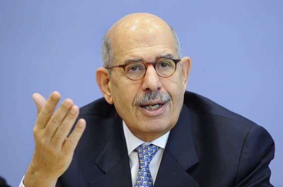 البرادعي داعيا إلى مقاطعة الإنتخابات : الديموقراطية مزيفة .. والنظام لم يسقط