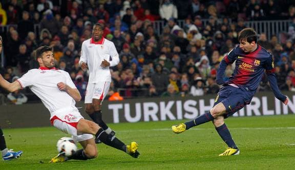 كلاسيكو الكأس يؤخر فوز برشلونة والريال على أشبيلية وديبورتيفو للشوط الثاني