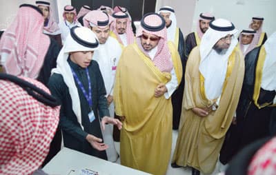 تدريب 200 معلم ومعلمة على تنمية التفكير العلمي لـ 400 طالب وطالبة في «أكتشف»