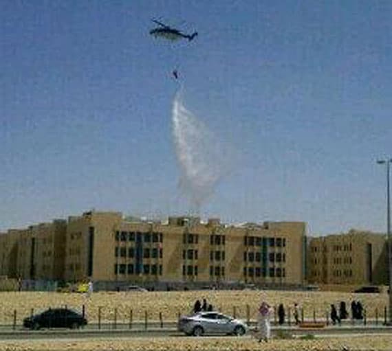 الدفاع المدني يخمد حريق في تمديدات كهرباء جامعة نورة