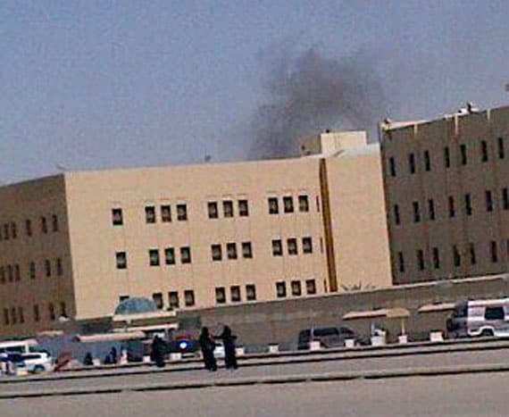 الدفاع المدني يخمد حريق في تمديدات كهرباء جامعة نورة