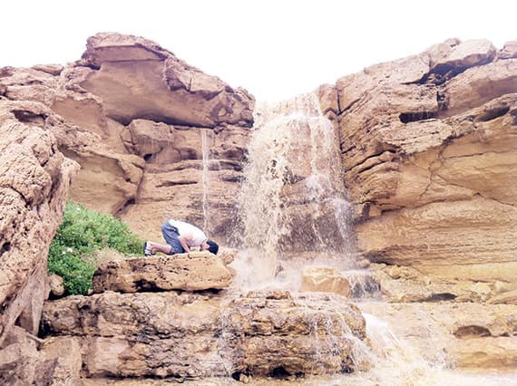 أمطار السعودية .. «مريفق» حائل منطقة خطرة.. ومتنزهو المناطق يخالفون التحذيرات