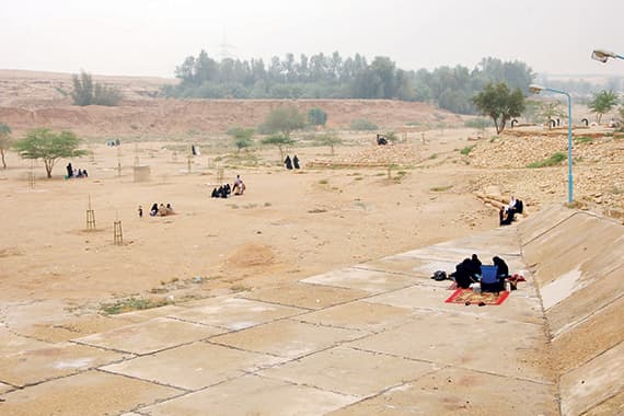 أمطار السعودية .. «مريفق» حائل منطقة خطرة.. ومتنزهو المناطق يخالفون التحذيرات