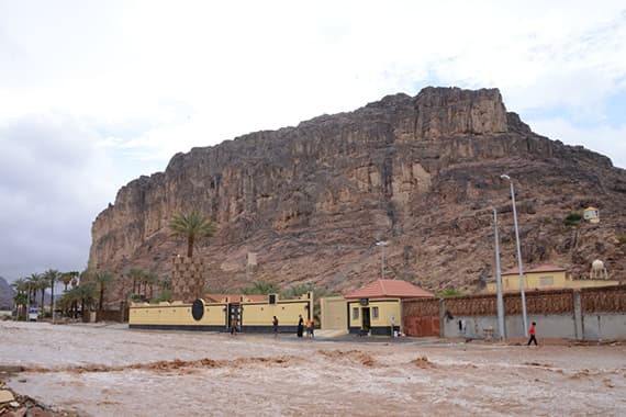 أمطار السعودية .. «مريفق» حائل منطقة خطرة.. ومتنزهو المناطق يخالفون التحذيرات