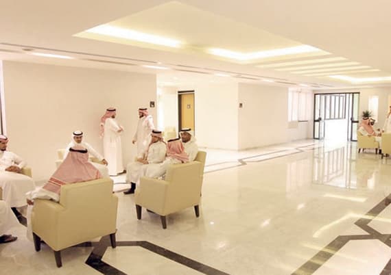 «التجارة» تجعل تطوير الموظف وتوفير البيئة المناسبة والإبداع ركنا أساسيا في خطتها