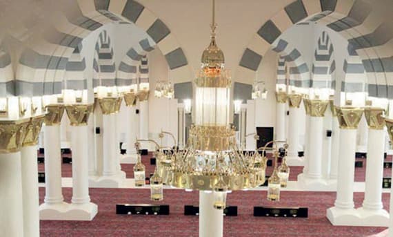 جامع سلطان بن فهد .. تحفة معمارية على الطراز الإسلامي