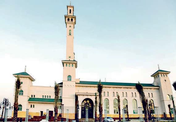 جامع سلطان بن فهد .. تحفة معمارية على الطراز الإسلامي