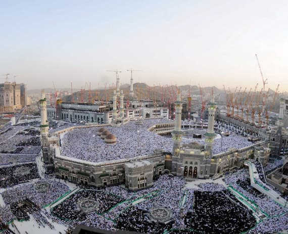 الحرم المكي يجمع 70 جنسية في أكبر مؤتمر موحد صباح العيد