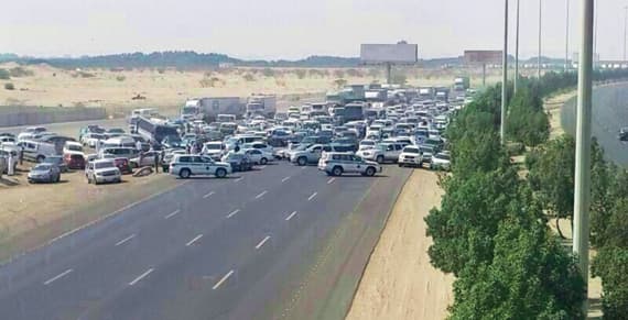 150 إثيوبياً يغلقون طريق مكة - جدة والأمن تعامل معهم بما يضمن سلامتهم