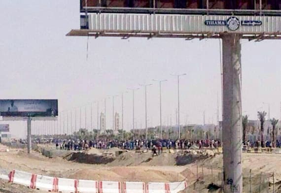 150 إثيوبياً يغلقون طريق مكة - جدة والأمن تعامل معهم بما يضمن سلامتهم