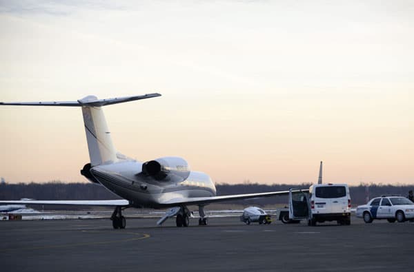 قصة مصورة : الإفراج عن جاستن بيبر بعد تفتيش طائرته الخاصة بحثا عن مخدرات