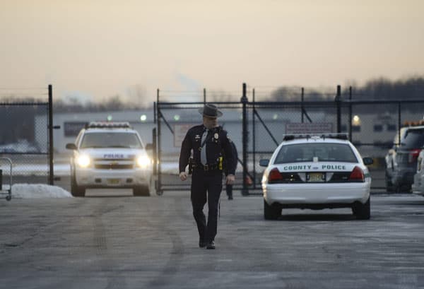 قصة مصورة : الإفراج عن جاستن بيبر بعد تفتيش طائرته الخاصة بحثا عن مخدرات