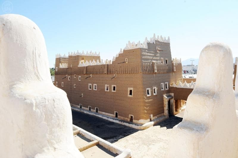 قصة مصورة: "قصر الإمارة التاريخي "مقر للحرفيين في نجران