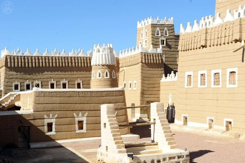 قصة مصورة: "قصر الإمارة التاريخي "مقر للحرفيين في نجران