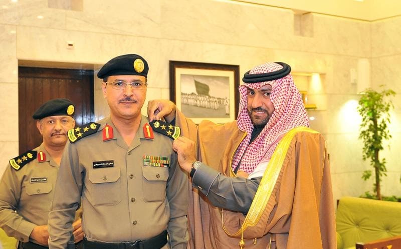 الأمير تركي بن عبدالله يقلد مدير مرور منطقة الرياض ومساعده رتبهم الجديدة