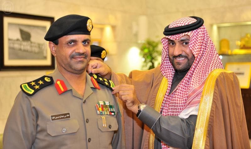 الأمير تركي بن عبدالله يقلد مدير مرور منطقة الرياض ومساعده رتبهم الجديدة