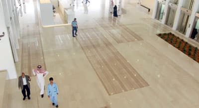 أسر سعودية تتبنى 6600 طفل مجهولي الأبوين