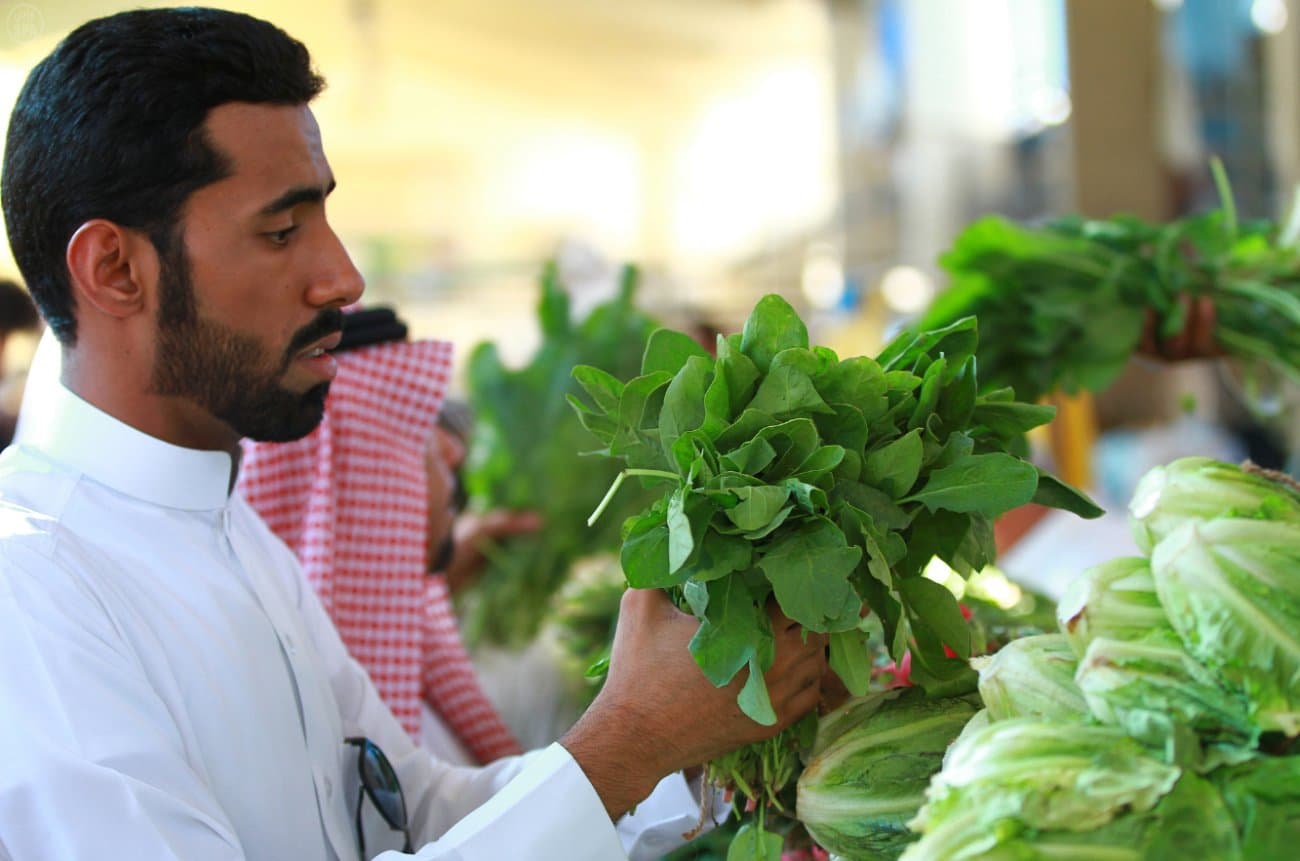 دراسة : تناول البقدونس والكزبرة والكراث يمنع نمو الخلايا السرطانية