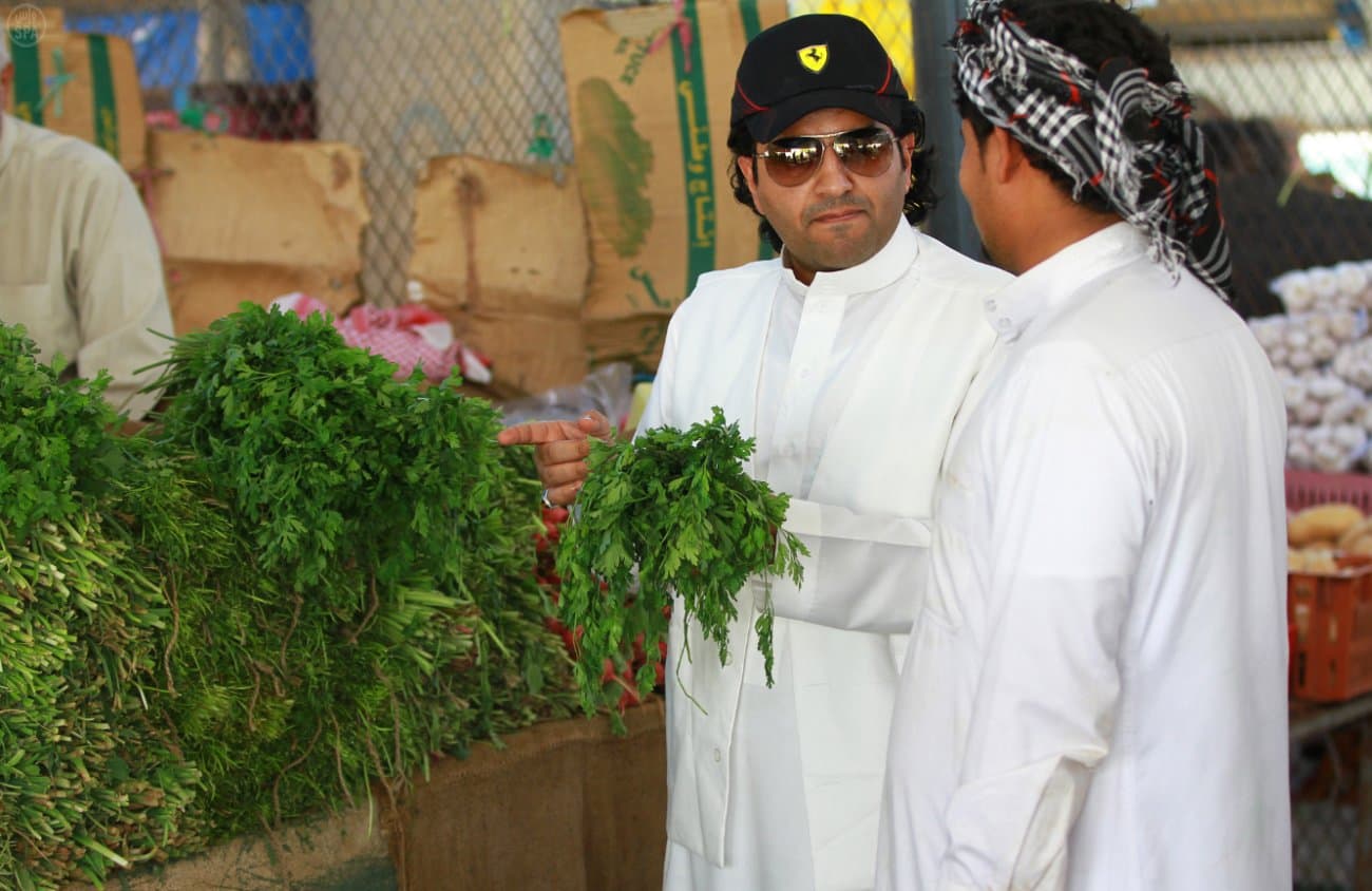 دراسة : تناول البقدونس والكزبرة والكراث يمنع نمو الخلايا السرطانية