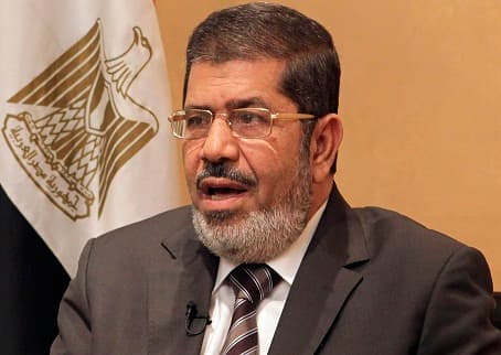 تأجيل محاكمة مرسي وقيادات إخوانية في قضية الاتحادية إلى بعد غد