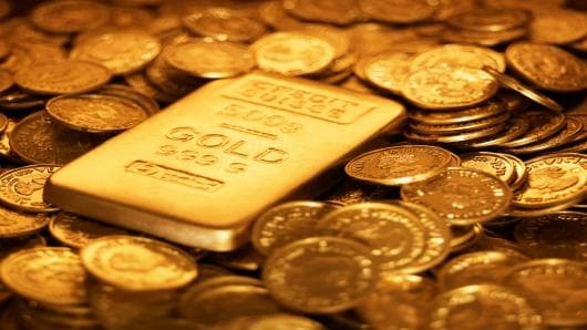 الذهب يهبط 1% بفعل صعود الدولار